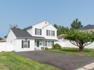 367 Pinehurst Dr, Keyport, NJ 07735