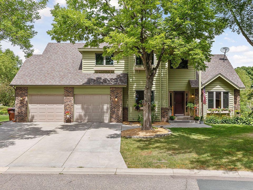 1st image of 1340 Woodlawn Cir
