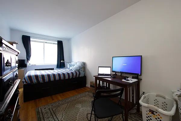 Rented by R New York | media 18