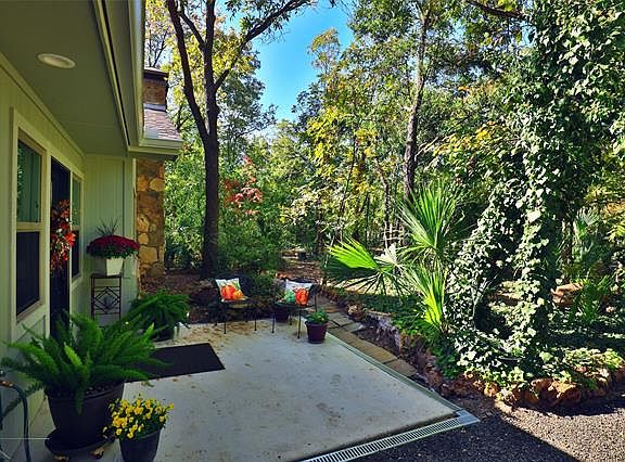 4th image of 1501 Oldham Ln