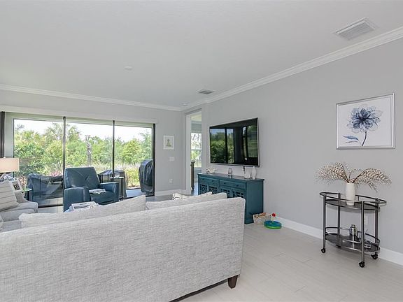 4th image of 3390 Francoa Dr
