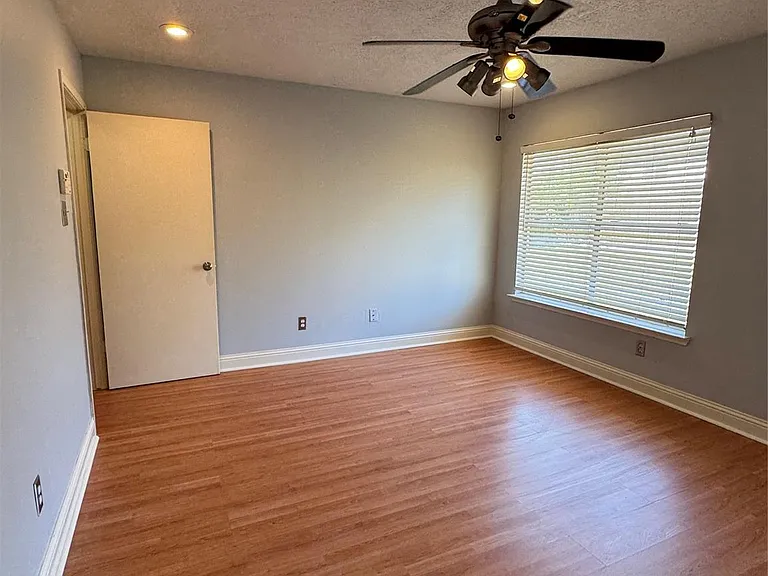 12435 Chalmette St — Photo 25