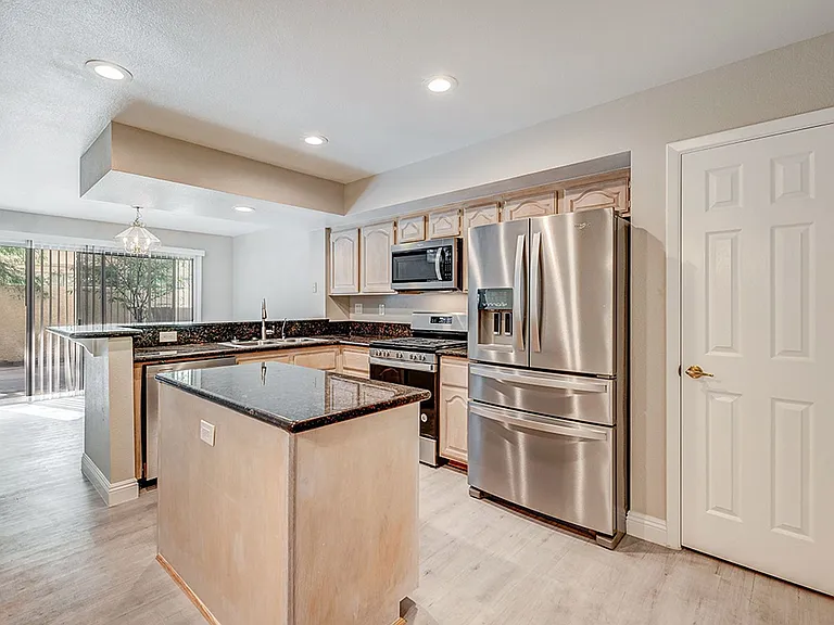 2641 Golden Sands Dr — Photo 7