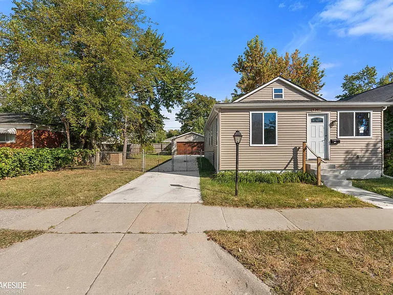 8281 Meadow Ave — Photo 5