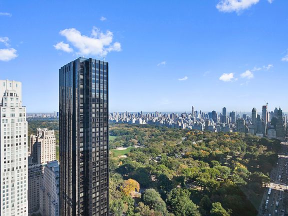 4th image of 25 Columbus Cir #58A