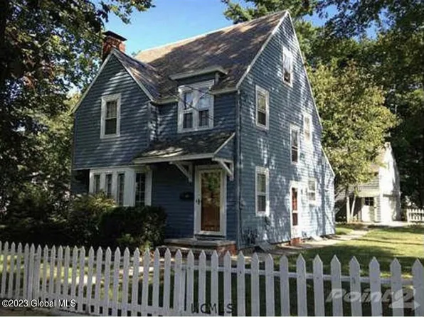 18 Jackson Avenue, Glens Falls, NY 12801