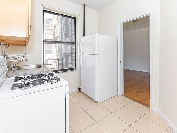 4th image of 244 Roebling St #14F