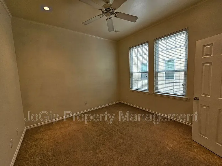 4106 Newton Ave #102 — Photo 10