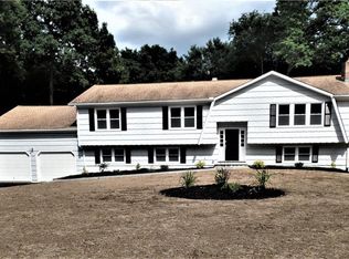 29 Hampton Rd, Trumbull, CT 06611