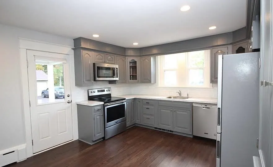 4 bed, 1.5 bath, 2116 sqft, $2,800 — Photo 3