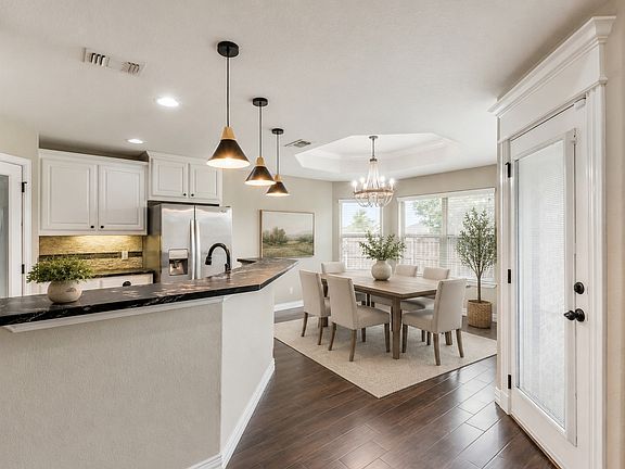 2nd image of 800 Acadia Ct