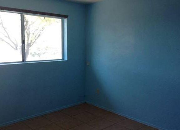 4th image of 2542 N Jordan Dr
