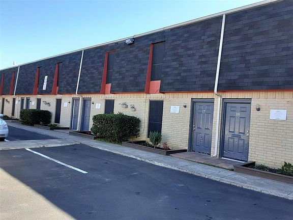 3rd image of 806 N Cummings Dr