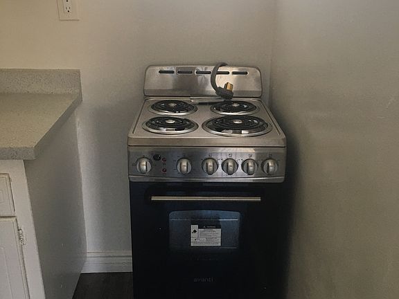 5th image of 18555 Burbank Blvd #0