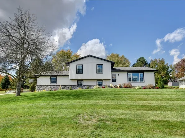 9666 Bimeler St NE, Bolivar, OH 44612