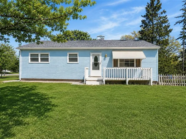 157 Hollybrook Rd, Rochester, NY 14623