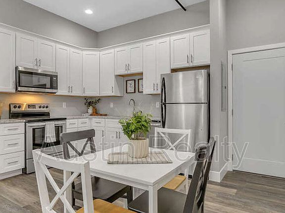 5th image of 5347 Nottingham Ave #19