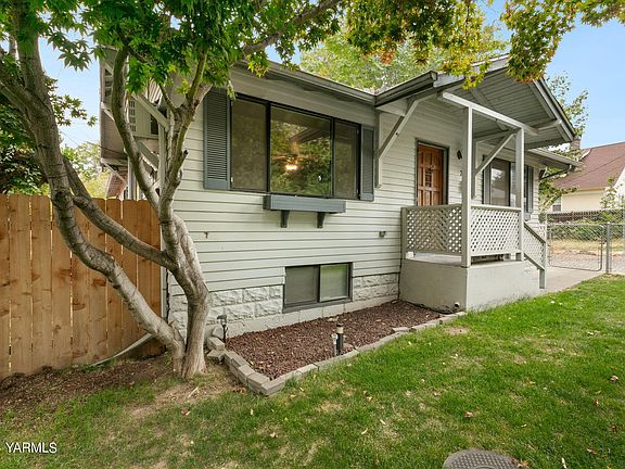 2nd image of 207 N 21st Ave