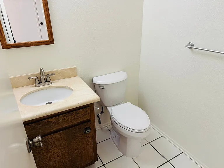 1023 N Agusta Ave — Photo 10