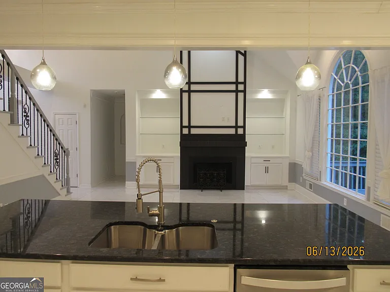 115 Sutton Ct — Photo 10