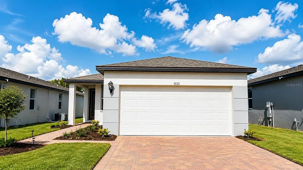 4 bed, 2.0 bath, 1688 sqft, $2,150 — Photo 1