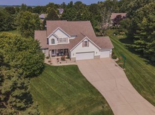 11 Fox Creek Rd, Towanda, IL 61776