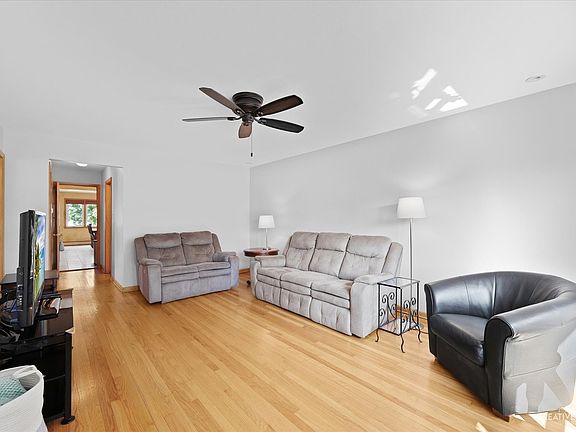 3rd image of 9828 Tulley Ave