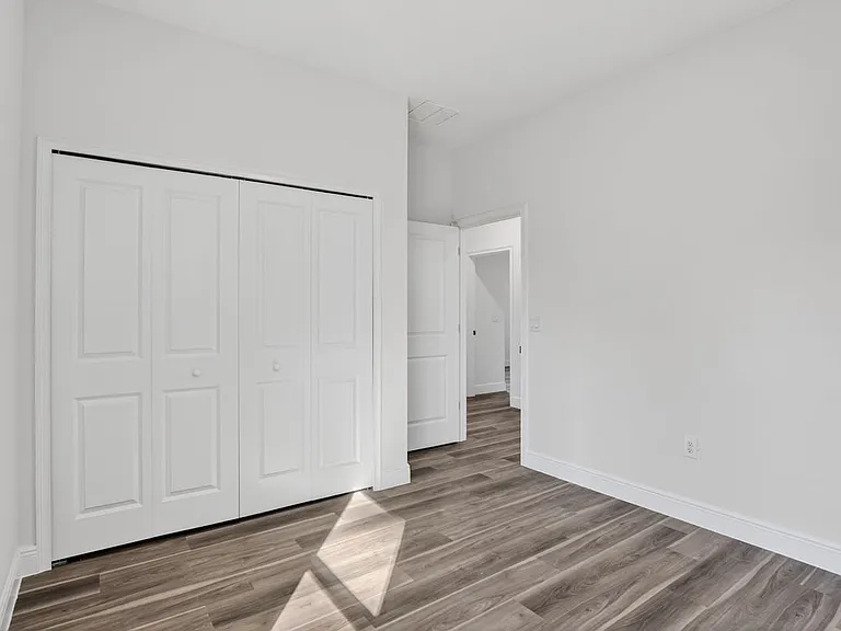 1957 W Oliver Dr — Photo 15
