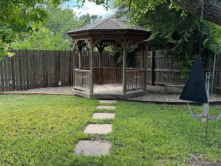 291 Brian Ln — Photo 4
