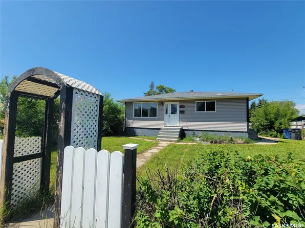1191 110th Street, North Battleford, SK S9A 2H5