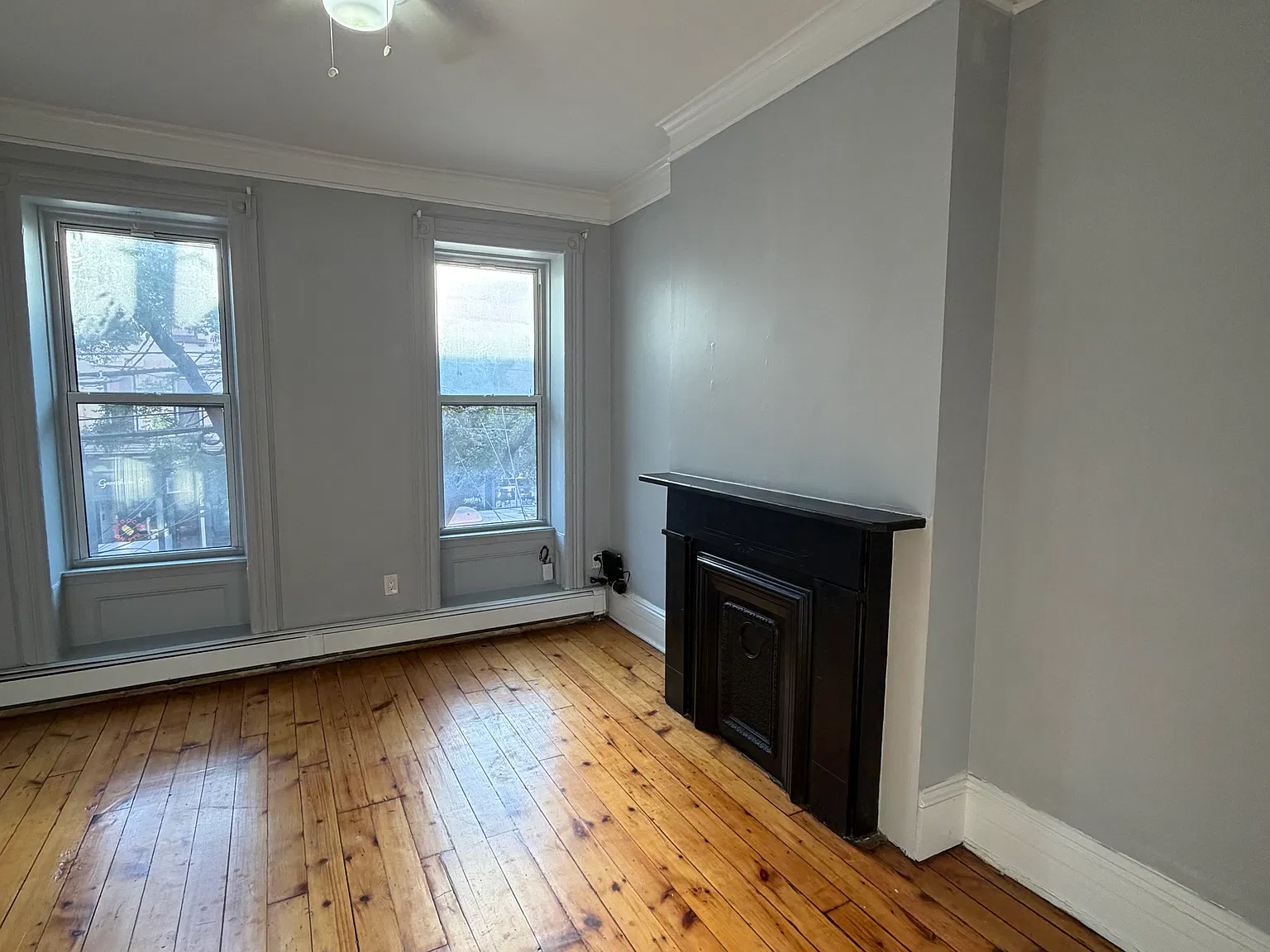 2 bed, 800 sqft, $2,975 — Photo 2