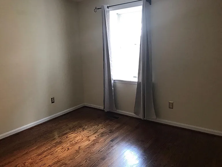 216 Ashland Rd — Photo 8