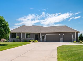 9015 Schutte Ct, Hamel, MN 55340
