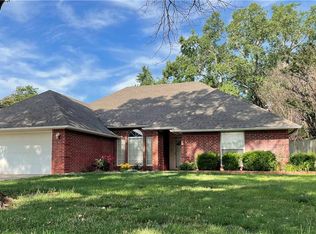 1202 Briar Creek Rd, Enid, OK 73703