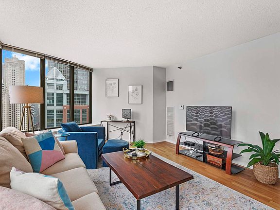 4th image of 400 N La Salle Dr APT 2004