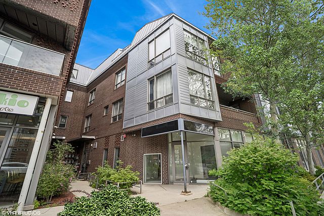 1st image of 2130 W North Ave #303