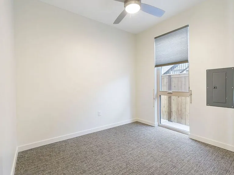 Greeley 5880 PDX — Photo 40