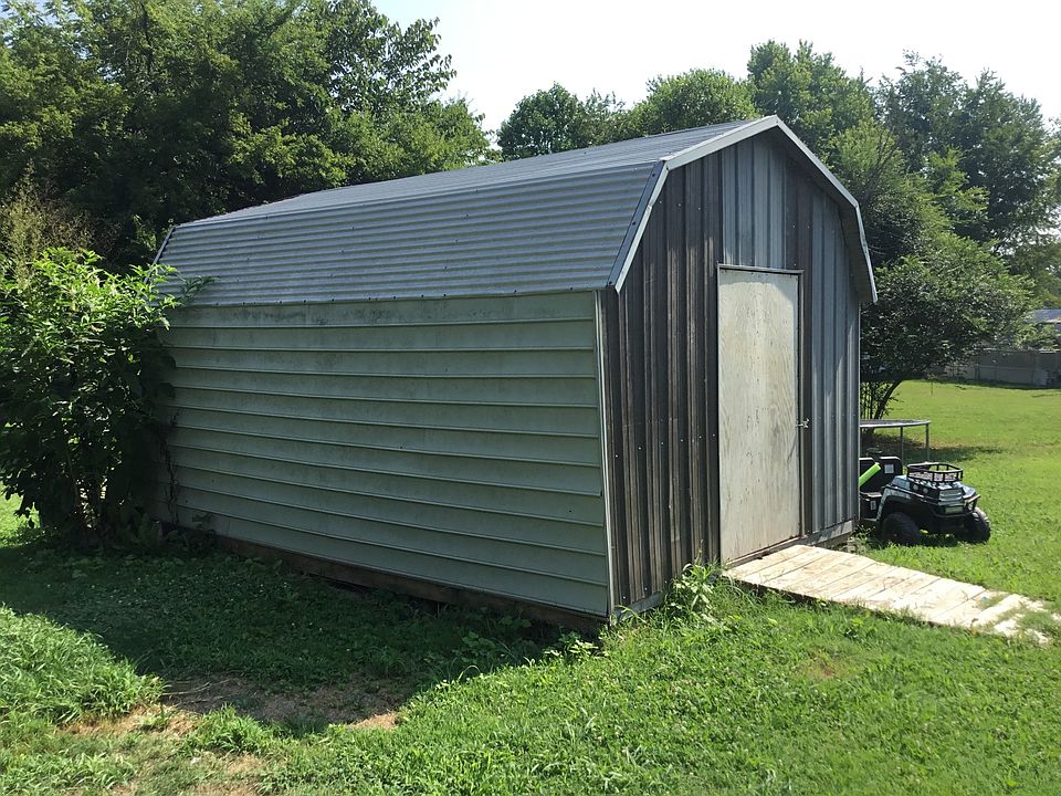 2nd image of 8449 Village Green Dr