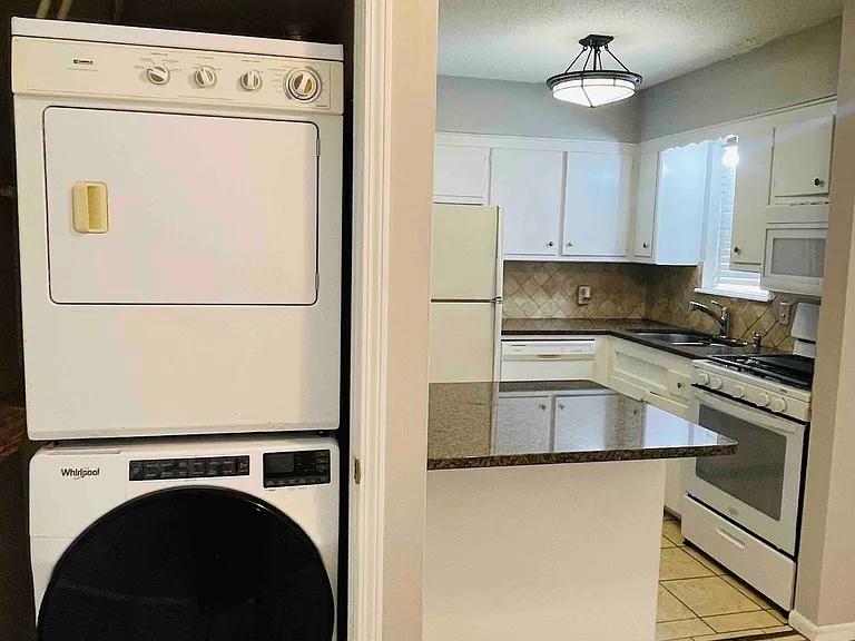 6168 S Madison Pl #B — Photo 8