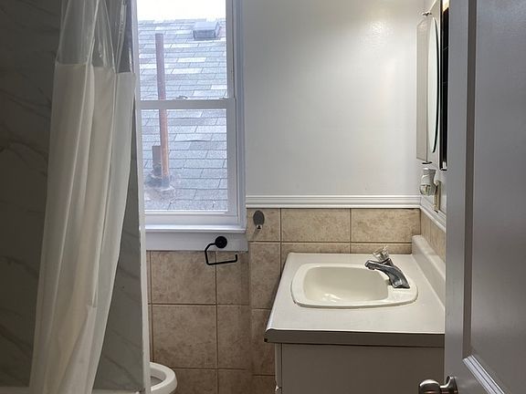 4th image of 1508 Church St