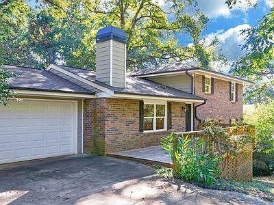 3rd image of 3745 Hickory Pl SE