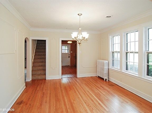5th image of 825 Portsmouth Ave