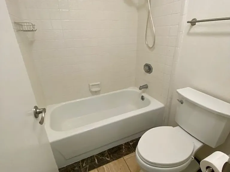 561 Amanda Ct — Photo 36