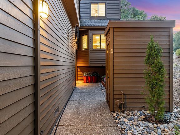 2nd image of 3328 Parker Hill Road