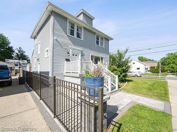 2nd image of 375 Ardmore Dr #1