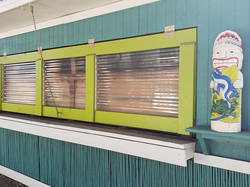 Tiki bar!