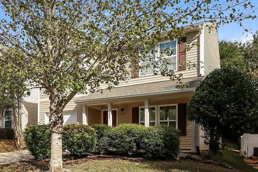 3 bed, 2.5 bath, 1790 sqft, $1,765 — Photo 4