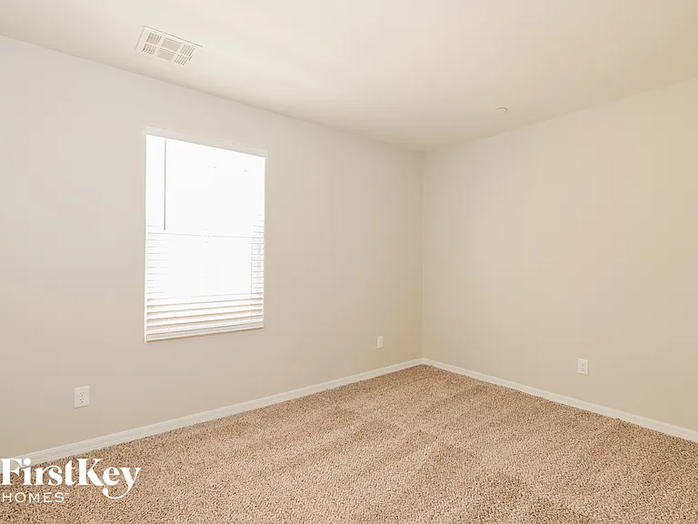 838 N Water St — Photo 12