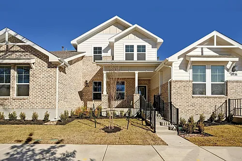 497 Orleanian Dr #B Photo 1