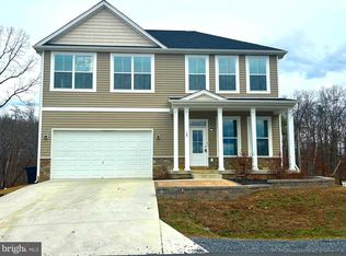 16 Cilantro Ln, Bunker Hill, WV 25413